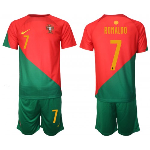 Fotballdrakt Barn Portugal Cristiano Ronaldo #7 Hjemmedraktsett VM 2022 Kortermet (+ Korte bukser)